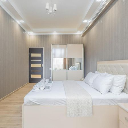 2 Bedrooms 2 Bathrooms Large And Lux Apartment Best Location Jerevan Eksteriør billede