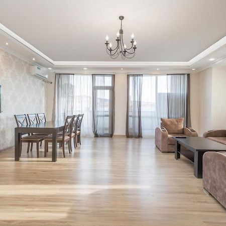2 Bedrooms 2 Bathrooms Large And Lux Apartment Best Location Jerevan Eksteriør billede