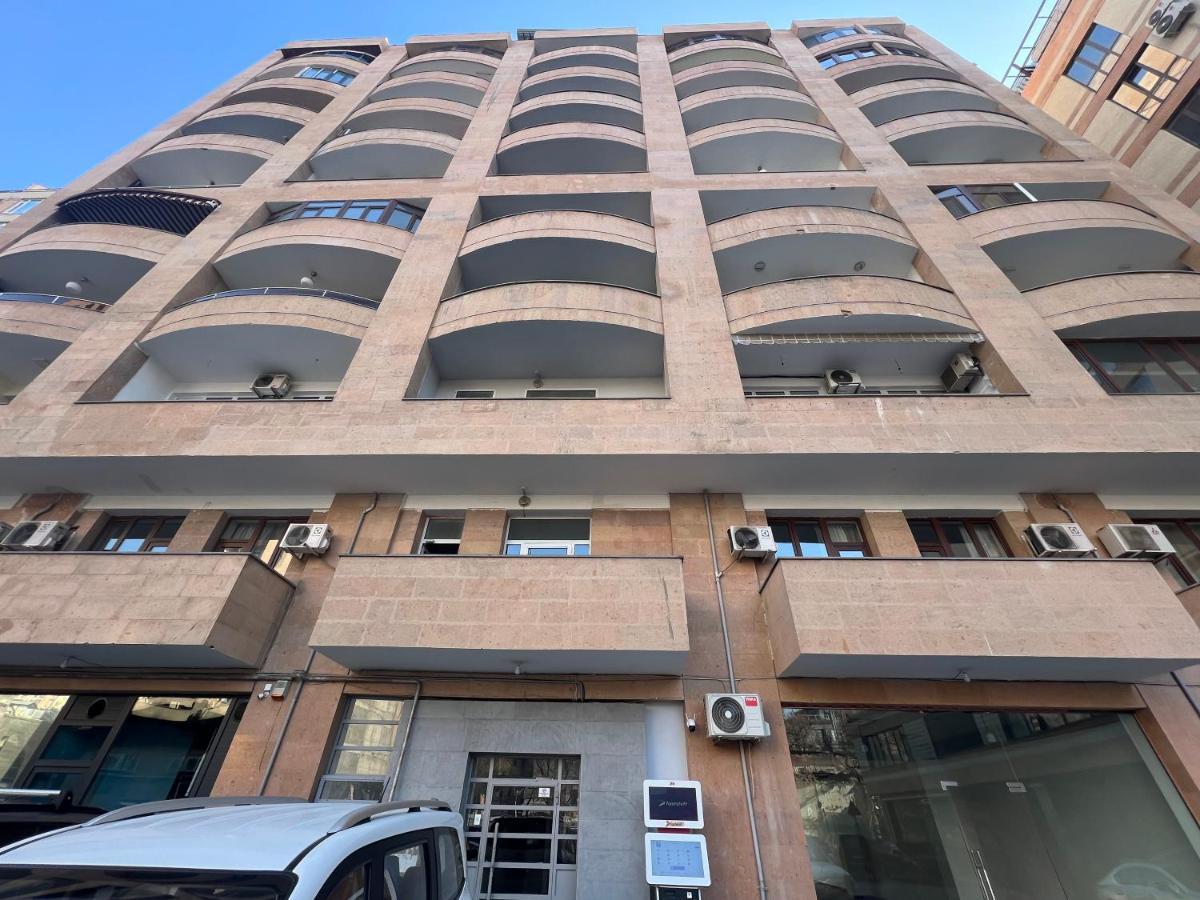 2 Bedrooms 2 Bathrooms Large And Lux Apartment Best Location Jerevan Eksteriør billede