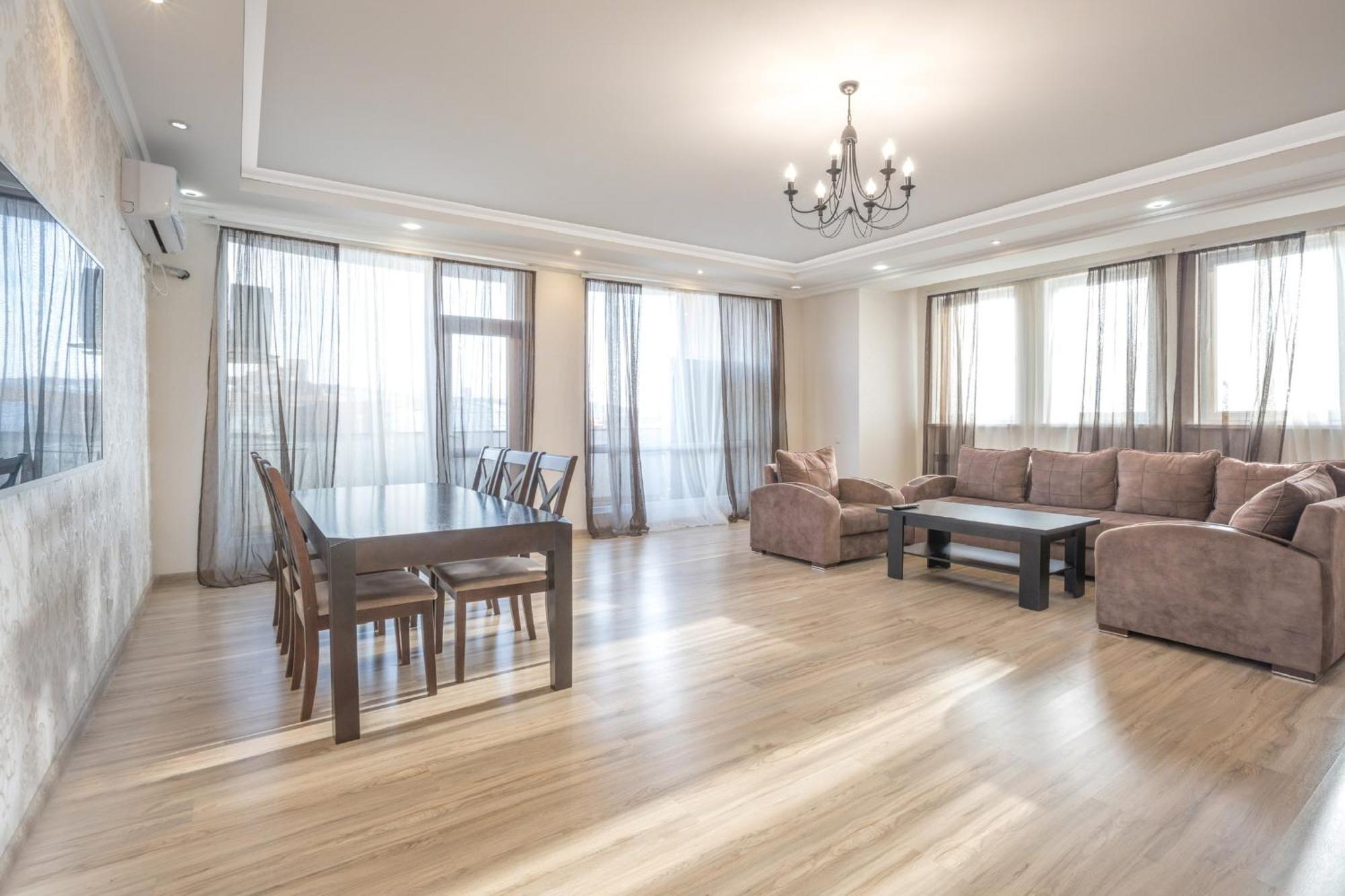 2 Bedrooms 2 Bathrooms Large And Lux Apartment Best Location Jerevan Eksteriør billede