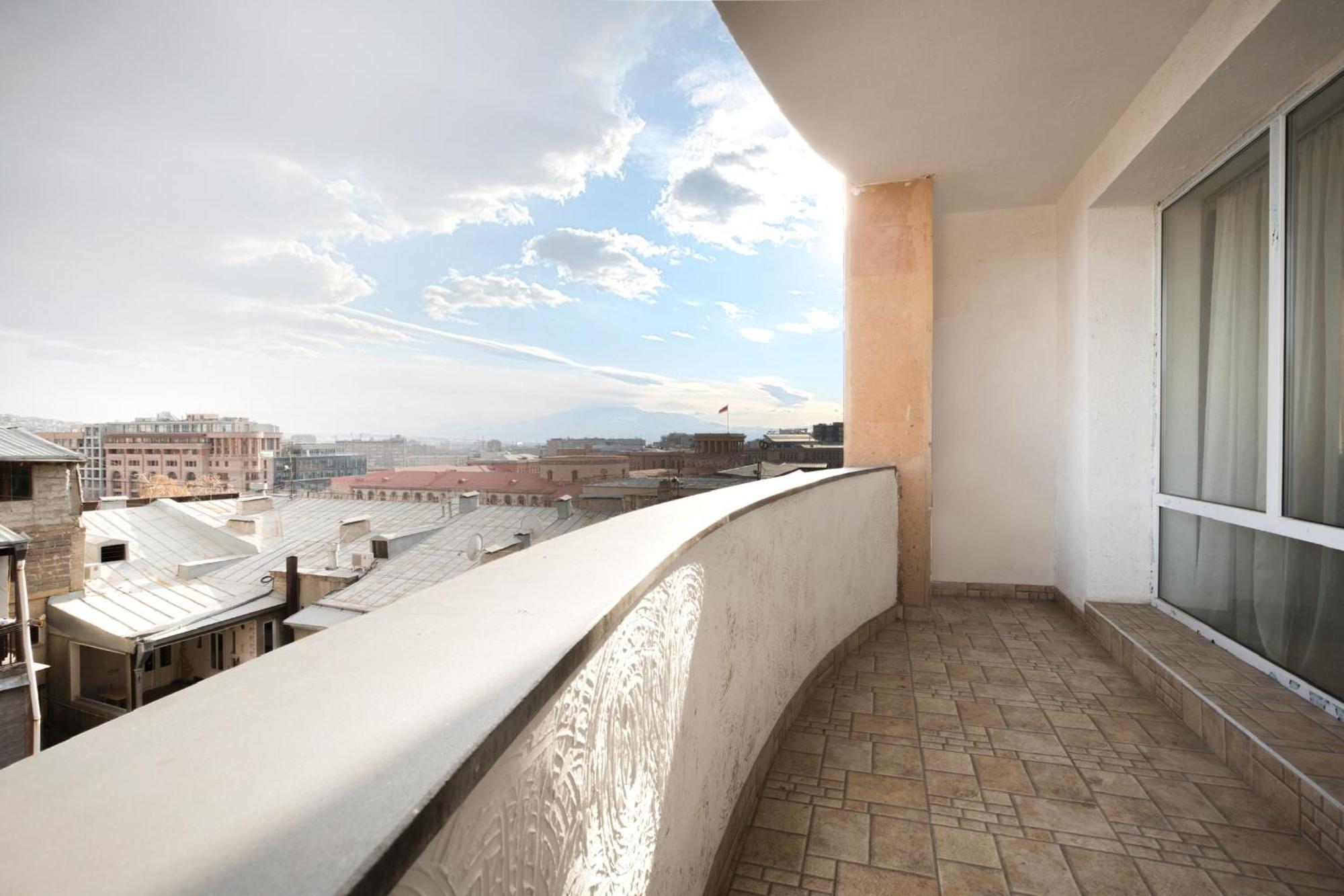 2 Bedrooms 2 Bathrooms Large And Lux Apartment Best Location Jerevan Eksteriør billede